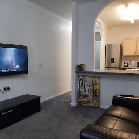 Entire Rental, Easy Reach To Etihad Stadium Manchester Buitenkant foto