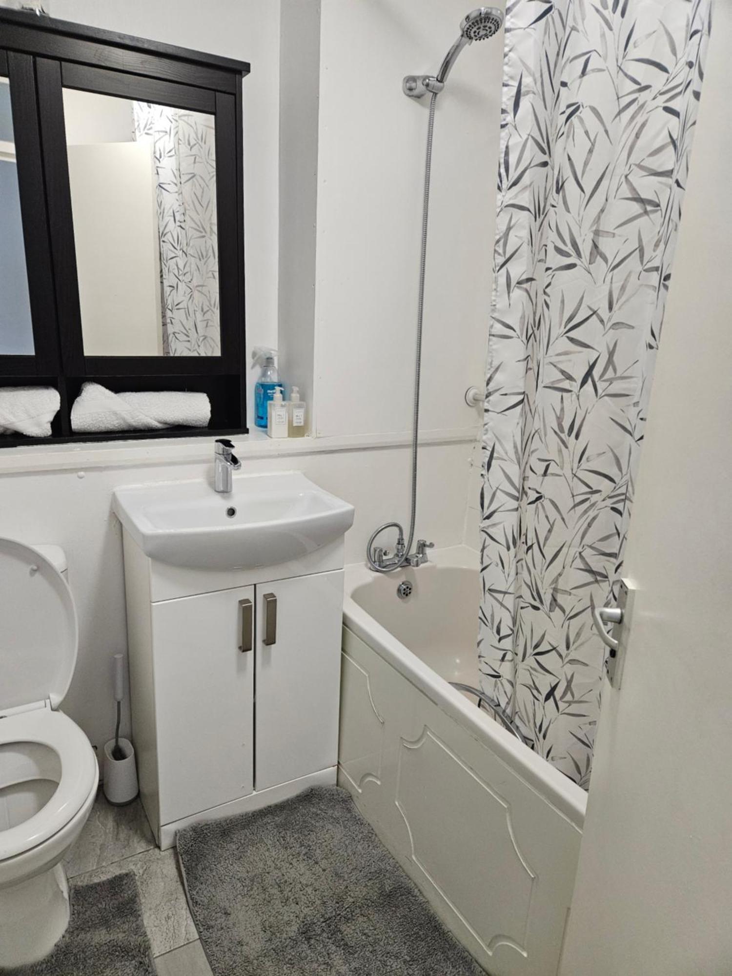 Entire Rental, Easy Reach To Etihad Stadium Manchester Buitenkant foto